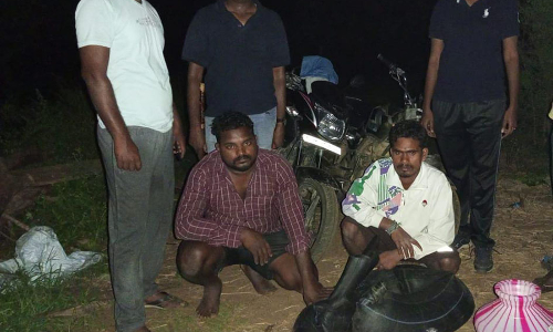 பகண்டை கூட்டு ரோட்டில் சாராயம் கடத்திய 2 பேர் கைது