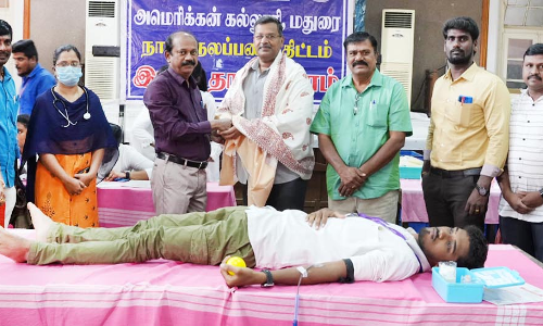 அமெரிக்கன் கல்லூரி மாணவர்கள் ரத்த தானம்