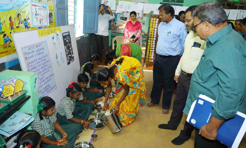 குண்டடம் அரசு பள்ளிகளில் காலை உணவு திட்டத்தினை கண்காணிப்பு அலுவலர் ஆய்வு