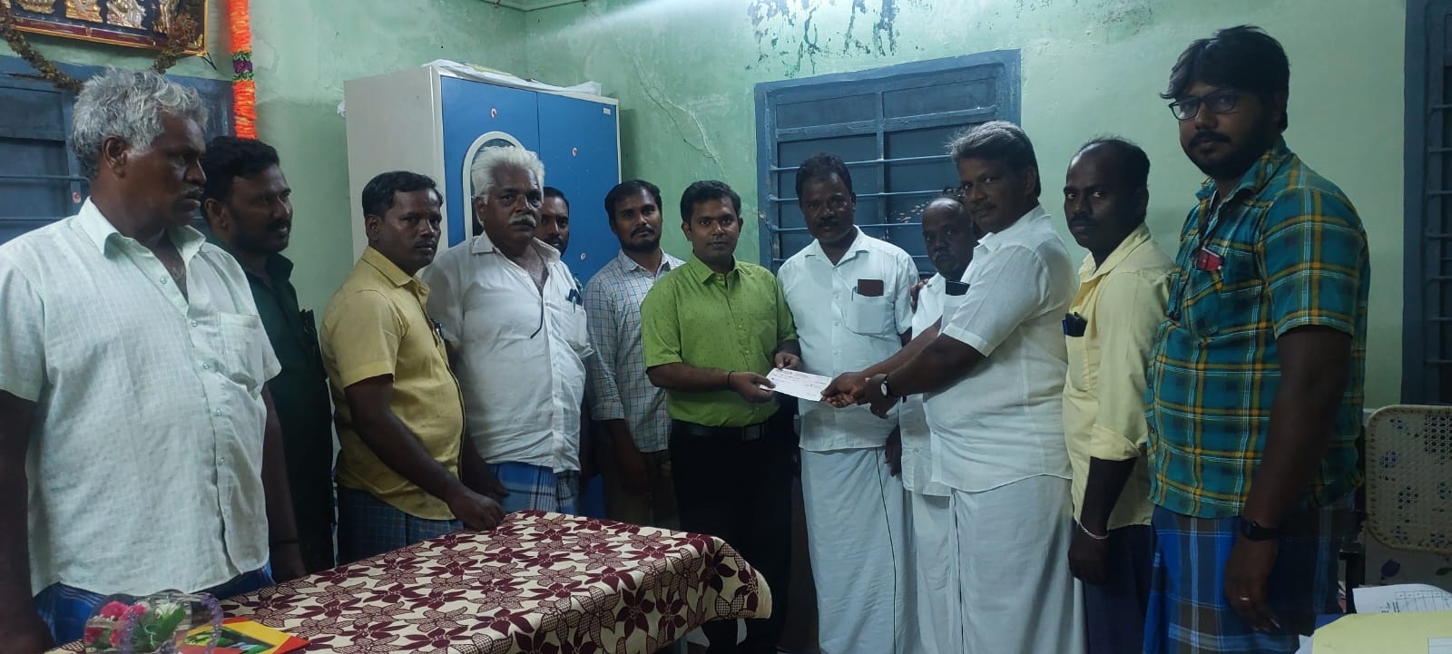 இறந்த பெண்ணின் குடும்பத்திற்கு ரூ.2 லட்சம் நிதி இறந்த பெண்ணின் குடும்பத்திற்கு ரூ.2 லட்சம் நிதி