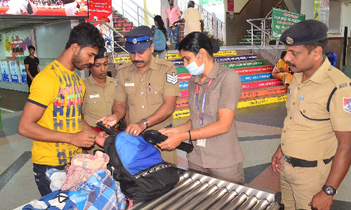 மங்களூரு குக்கர் குண்டுவெடிப்பு எதிரொலி- கோவையில் போலீசார் தீவிர கண்காணிப்பு