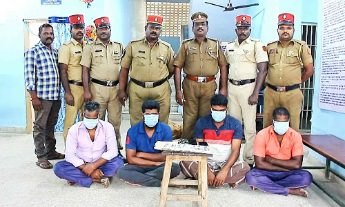 சூதாட்டத்தில் ஈடுபட்ட கும்பல் கைது