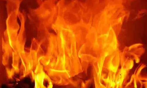 கடையில் தீ பிடித்ததால் பரபரப்பு