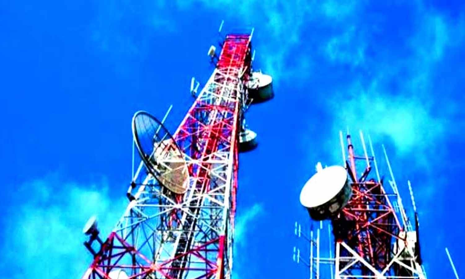 ஊத்துக்குளி அருகே செல்போன் கோபுரம் அமைக்க பொதுமக்கள் எதிர்ப்பு