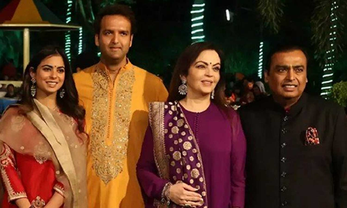 முகேஷ் அம்பானி மகளுக்கு இரட்டை குழந்தைகள் பிறந்தன