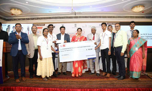 மணக்குள விநாயகர் என்ஜினீயரிங் கல்லூரி மாணவர்கள் சாதனை