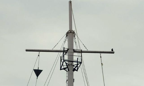 கடலூர் துறைமுகத்தில்  3-ம் எண் புயல் எச்சரிக்கை கூண்டு ஏற்றம்