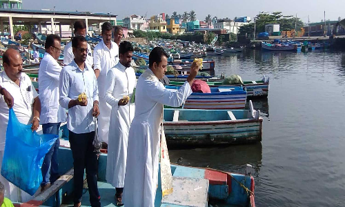 குமரி கடற்கரை கிராமங்களில் உலக மீனவர் தினம் கேக் வெட்டி கொண்டாட்டம்
