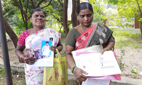 வெளிநாடு சென்ற சகோதரரை   மீட்க கோரி கலெக்டரிடம் மனு