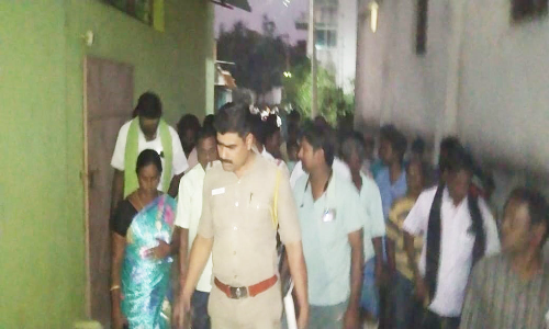 சேவூரில் பொதுமக்கள் திடீர் சாலை மறியல்