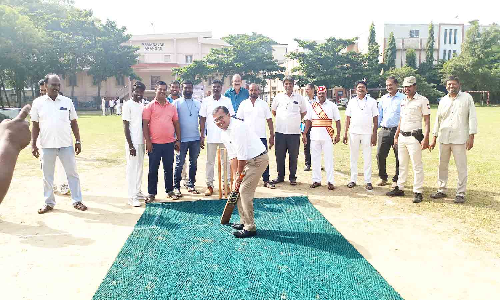 திருப்பத்தூரில் மாவட்ட அளவிலான கிரிக்கெட் போட்டி