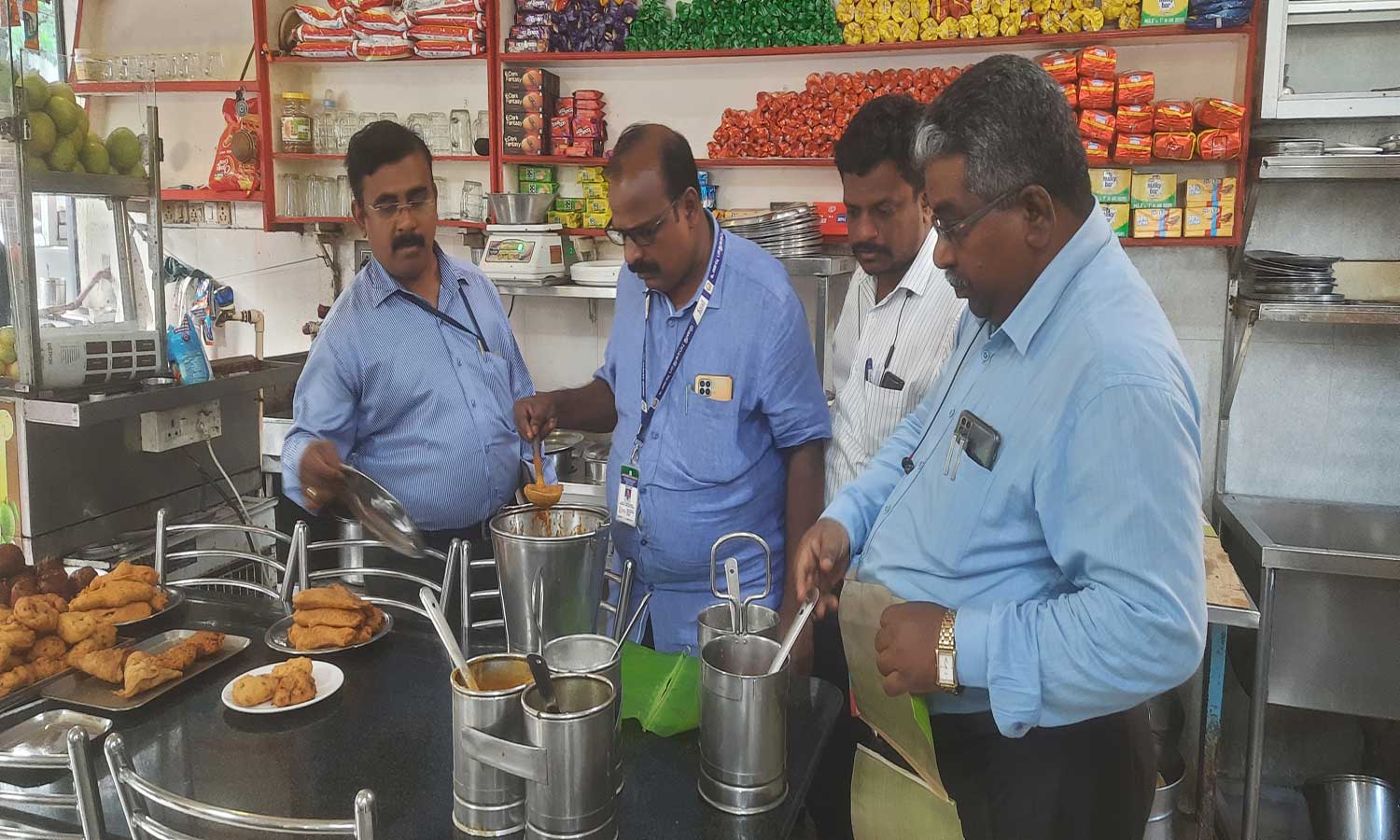 கன்னியாகுமரியில் 50 கடைகளில் உணவு பாதுகாப்பு அதிகாரிகள் அதிரடி சோதனை