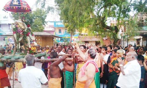 சோழவந்தானில் பிரதோஷ விழா