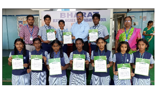 சிலம்பம் போட்டியில்   கிருஷ்ணகிரி பாரத் பள்ளி மாணவிகள் சாதனை