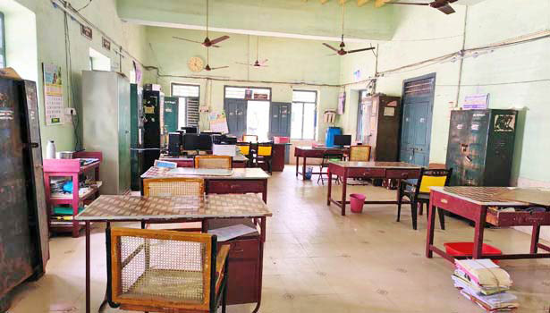 ஊரக வளர்ச்சி துறையினர் வேலை நிறுத்த போராட்டம்