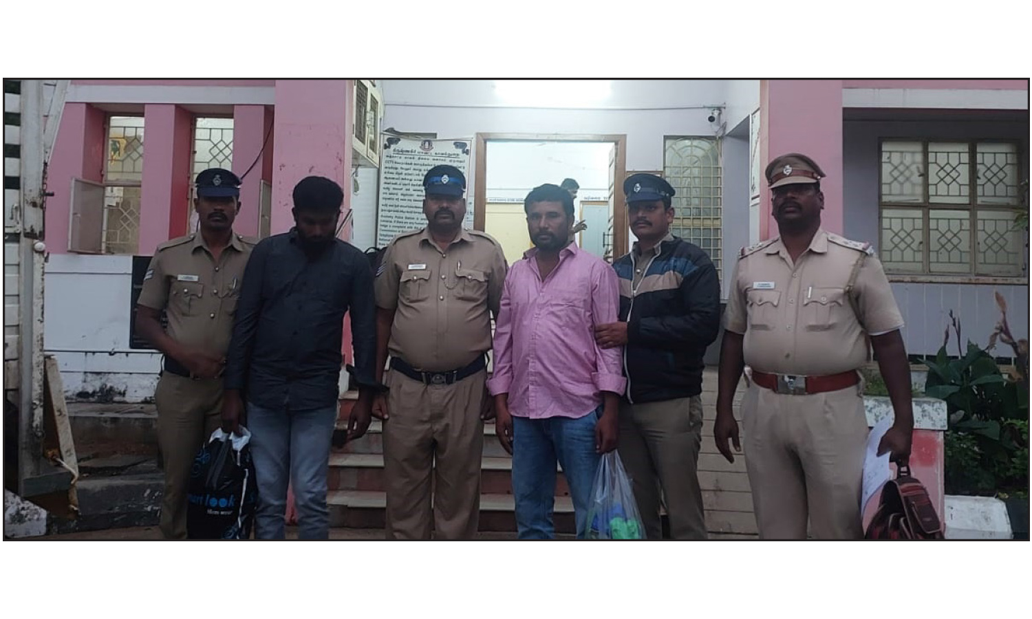 நிலத்தகராறில் அண்ணனை கொன்ற தம்பி கூட்டாளியுடன் கைது நிலத்தகராறில் அண்ணனை கொன்ற தம்பி கூட்டாளியுடன் கைது