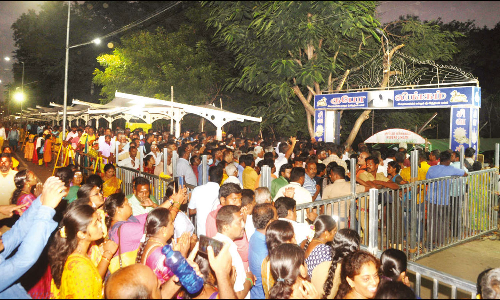 கிரிவலப்பாதையில் உள்ள குபேர லிங்க கோவிலில் குவிந்த பக்தர்கள்