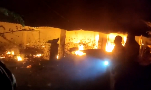 கல்லாவி அருகே கோழிப்பண்ணையில் தீ விபத்து- 3700 கோழி குஞ்சுகள் இறந்தன