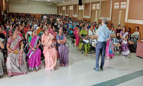 உடுமலை  மகளிர் கல்லூரியில் திறன் மேம்பாட்டு பயிற்சி