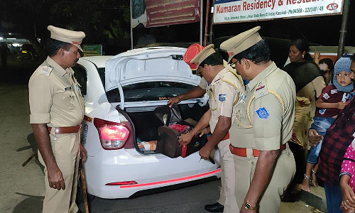 மங்களூரு வெடிவிபத்து எதிரொலி- காரைக்கால் லாட்ஜ்களில் போலீசார் அதிரடி சோதனை