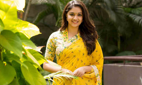 திருநெல்வேலியில் உள்ள பூர்வீக வீட்டில் கீர்த்தி சுரேஷ்- வைரலாகும் புகைப்படங்கள்