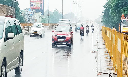 மழை காரணமாக ராணிப்பேட்டை மாவட்டத்தில் பள்ளி, கல்லூரிகளுக்கு விடுமுறை