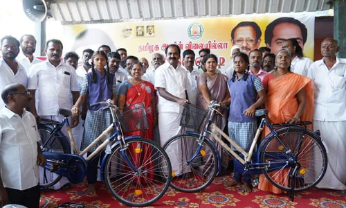 அரசு பள்ளி மாணவ, மாணவிகளுக்கு விலையில்லா மிதிவண்டி