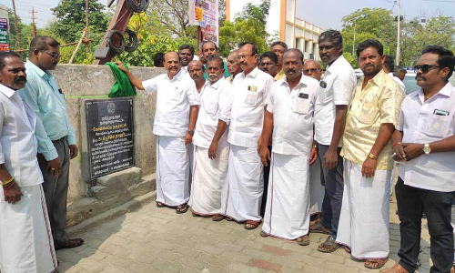 கோவில்பட்டியில் ரூ.5.50 லட்சத்தில் சாலை பணிகளுக்கு பூமிபூஜை