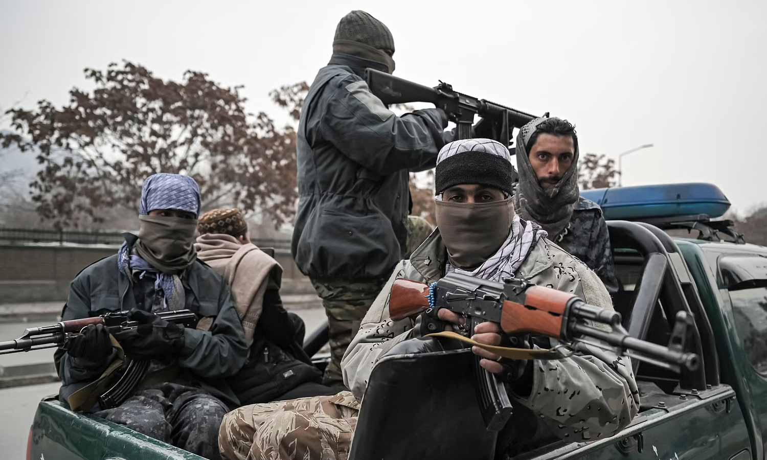 ஆப்கானிஸ்தானில் 3 பெண்கள் உள்பட 12 பேருக்கு கசையடி- அமலுக்கு வந்த பழைய தண்டனை முறை