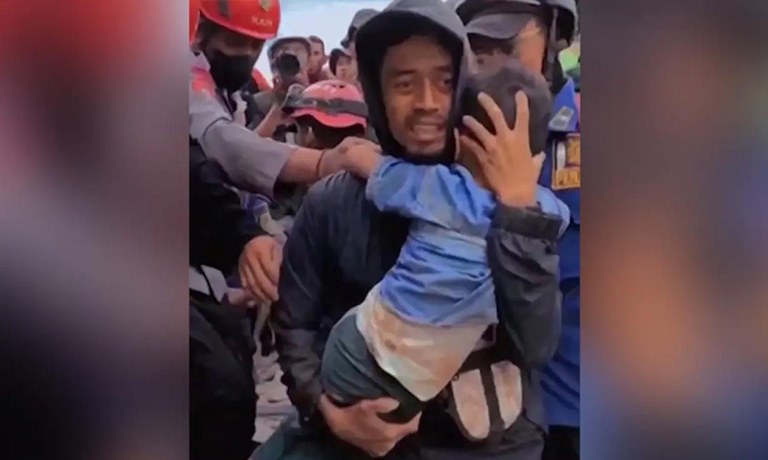 இந்தோனேசிய நிலநடுக்கம்- 2 நாட்களுக்கு பிறகு சிறுவன் உயிருடன் மீட்பு