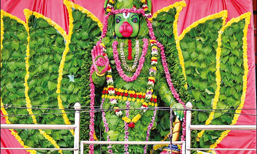 கும்பகோணம் ஜெயமாருதி ஆஞ்சநேயர் கோவிலில் சிறப்பு வழிபாடு