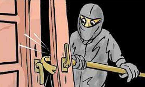 நல்லாறு தடுப்பணையில் ஷட்டர்கள் திருட்டு