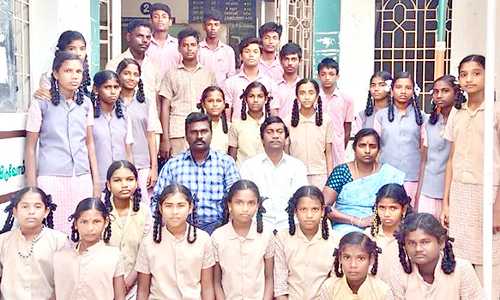 தடகள போட்டியில் வெற்றி பெற்ற மாணவர்களுக்கு பாராட்டு