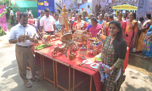 அறிவியல்-கைவினை பொருட்கள் கண்காட்சி