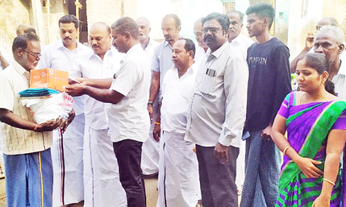 தீ விபத்தில் வீடு இழந்து பாதிக்கப்பட்டவருக்கு நிவாரண உதவி-துரை.சந்திரசேகரன்  எம்.எல்.ஏ. வழங்கினார்