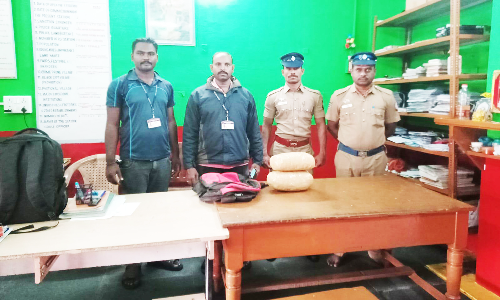 ரெயிலில் கடத்திய கஞ்சா பறிமுதல்