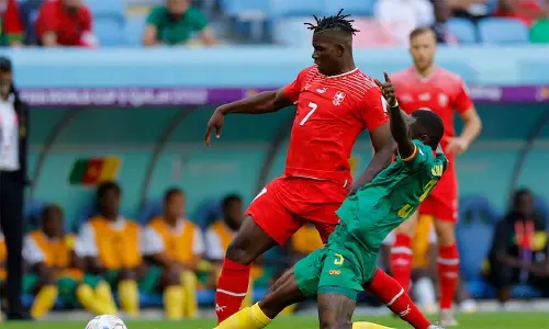 ப்ரீல் எம்போலோ அசத்தல் கோல்- கேமரூனை வீழ்த்தியது சுவிட்சர்லாந்து