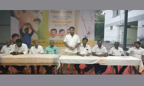 மீஞ்சூரில் திமுக இளைஞரணி செயலாளர் உதயநிதி ஸ்டாலின் பிறந்தநாள் விழா ஆலோசனைக் கூட்டம்