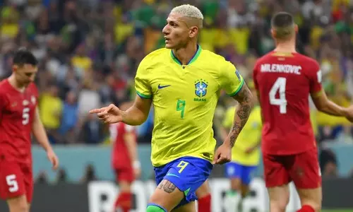 உலக கோப்பை கால்பந்து - செர்பியாவை 2- 0 என வீழ்த்தியது பிரேசில்