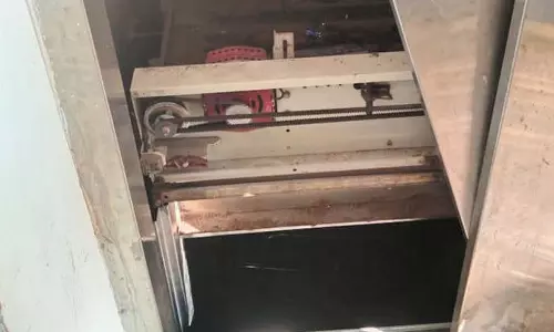 செங்கல்பட்டு அரசு ஆஸ்பத்திரியில் லிப்ட் அறுந்து விழுந்ததால் பரபரப்பு