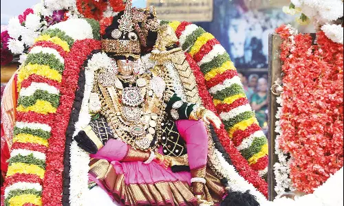 பிரம்மோற்சவ விழா 5-வது நாள்: மோகினி அலங்காரத்தில் பத்மாவதி தாயார் உலா