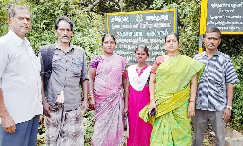 பழங்குடியின மாணவியின் மருத்துவ கனவு நனவானது நர்சிங் படிப்பிற்கு உதவிய மத்திய கூட்டுறவு வங்கி அதிகாரிகள்