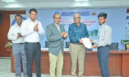 மாணவர்களுக்கு பணி ஆணை