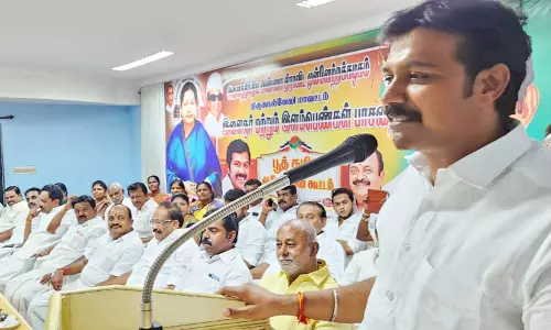 இளைஞர், இளம்பெண்கள் பாசறை சார்பில் அ.தி.மு.க. பூத் கமிட்டி நிர்வாகிகள் ஆலோசனை கூட்டம்