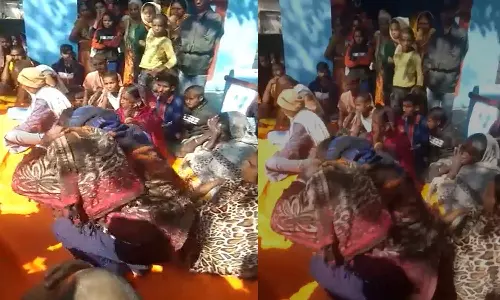 5 வயது சிறுமியை பலாத்காரம் செய்தவனுக்கு 5 தோப்புக்கரணம் மட்டும்தான் தண்டனையா? பீகாரில் வினோதமான பஞ்சாயத்து தீர்ப்பு