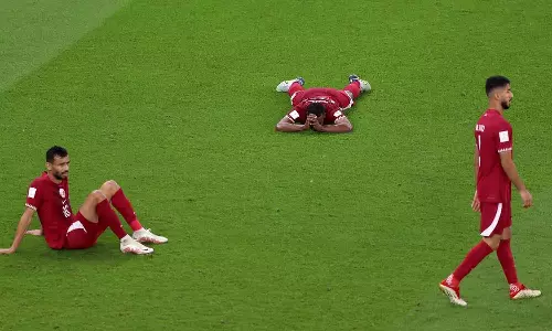 உலகக் கோப்பை கால்பந்து தொடரில் இருந்து வெளியேறியது கத்தார்