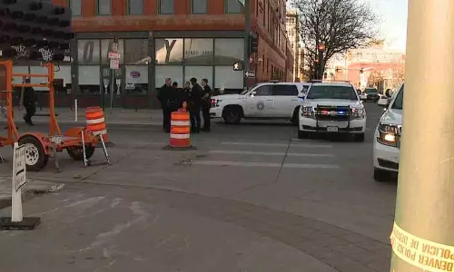 பிரேசிலில் பள்ளிகளுக்குள் புகுந்து மர்ம நபர் துப்பாக்கி சூடு- ஆசிரியர்கள், மாணவர் உள்பட 3 பேர் உயிரிழப்பு