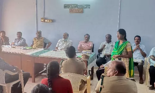 மேல்மலை கிராமத்தில் எரிபொருள் மையம் அமைக்க நடவடிக்கை தேவை குறைதீர் கூட்டத்தில் விவசாயிகள் வலியுறுத்தல்