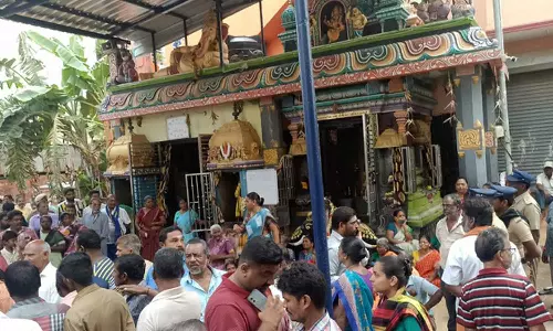 தண்டையார்பேட்டை சுந்தர விநாயகர் கோவிலை இடிக்க மறுப்பு தெரிவித்து மக்கள் போராட்டம்