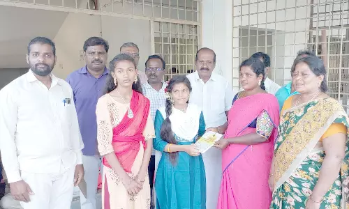 போச்சம்பள்ளி அருகே உள்ள  மேட்டுப்புலியூர் அரசு பள்ளியில் கலை பண்பாட்டு திருவிழா